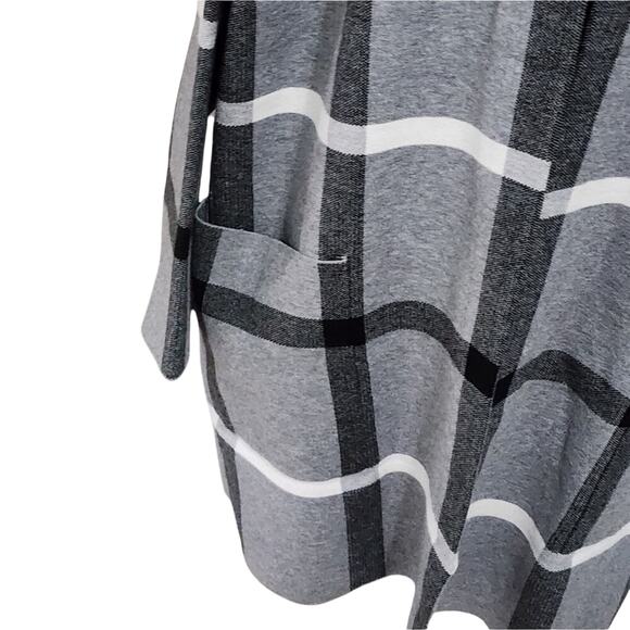 Tahari Grey, black and white windowpane duster length‎ cardigan sweater plus 3X - Picture 2 of 8